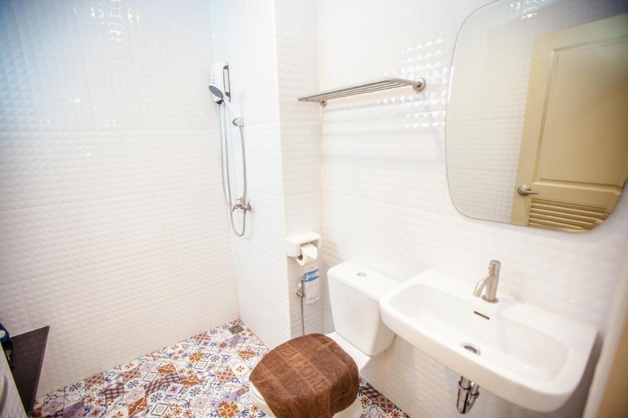 פראצ'ין בורי Irabbit Hotel מראה חיצוני תמונה